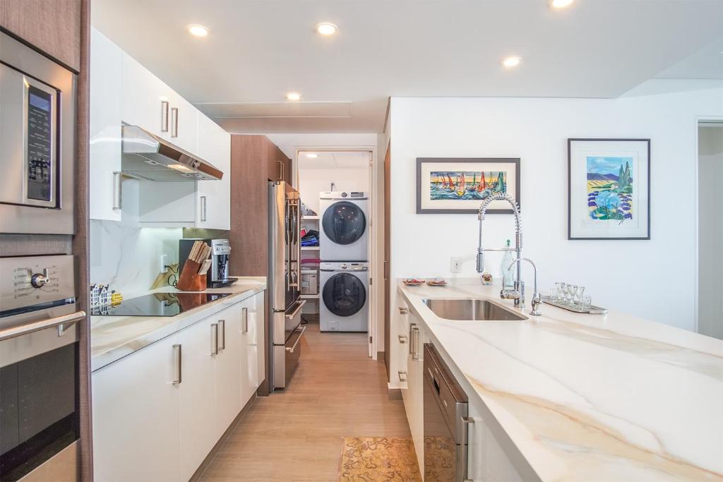 Sensational 2 bedroom condominium (Encantame Velero 1502) - 5