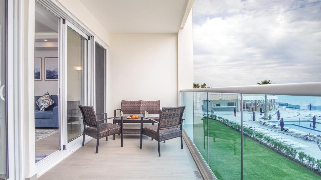 Modern Luxury, Beachfront, Ocean Views C203 Encantame - 3