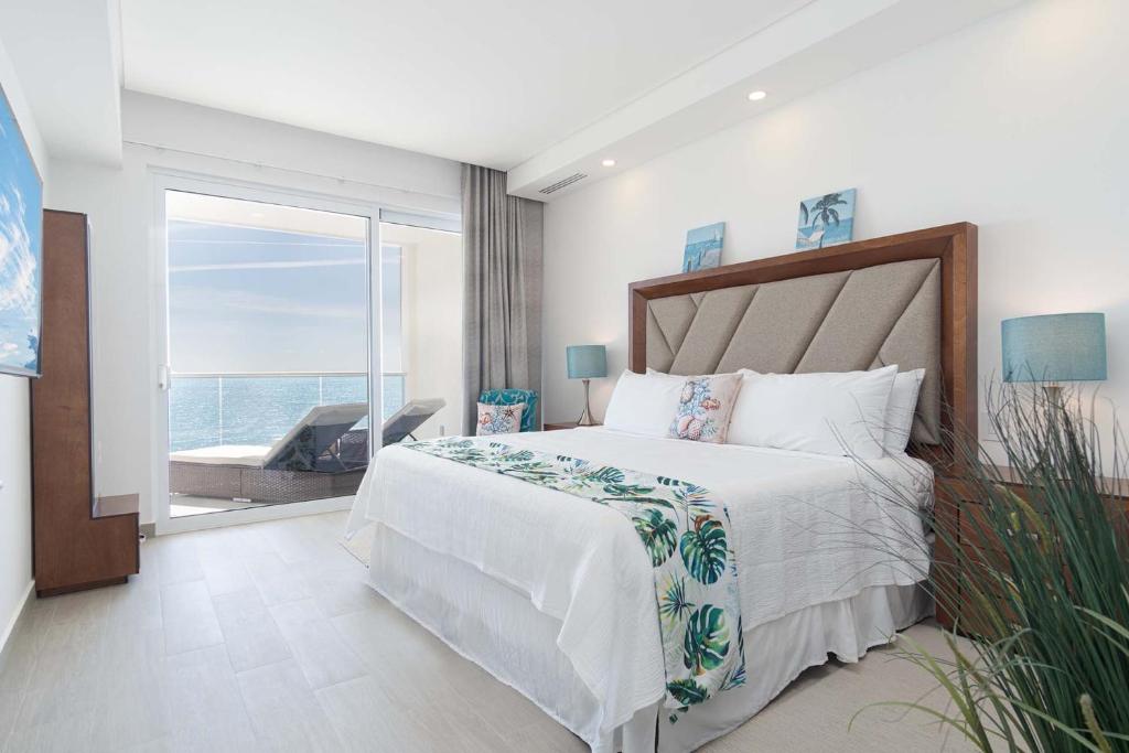 Splash in The New Lazy River/Stay in Modern Luxury Encantamae C 402 - 5