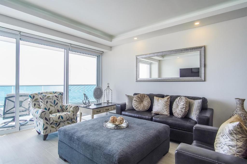 Marvelous 2 bedroom condo Encantame Towers Verano 604 - 2