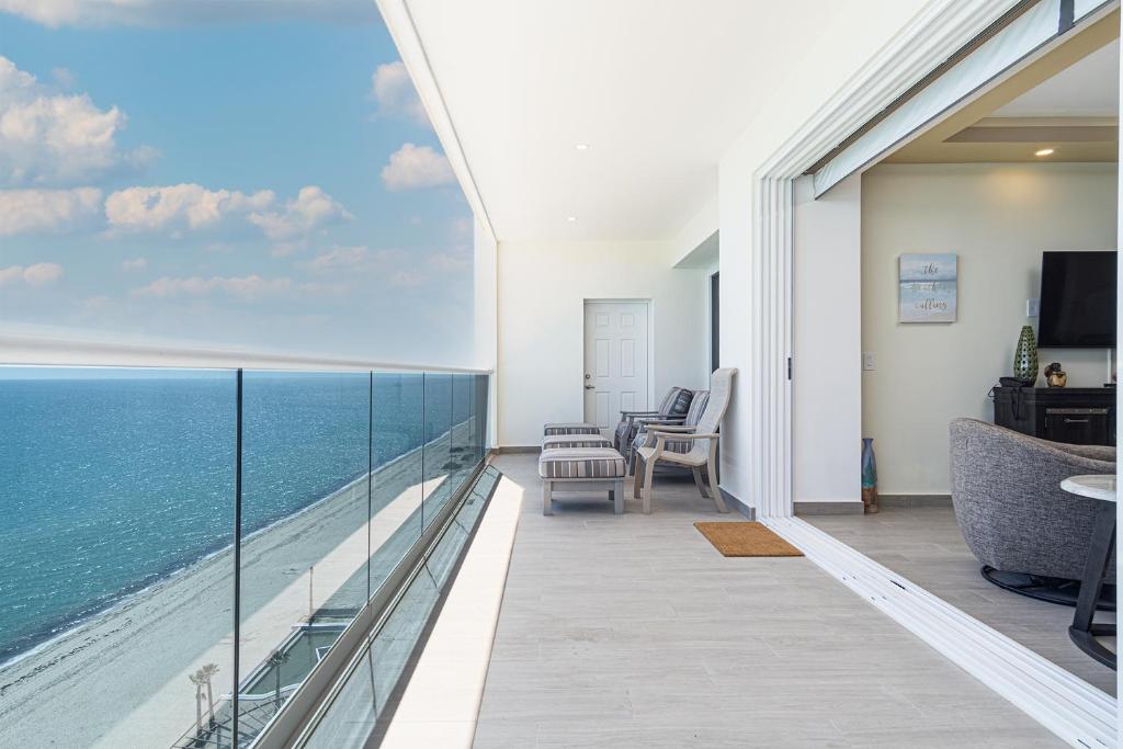 Splash in The New Lazy River and Sleep In Luxury Encantame Towers C 1204 - 5