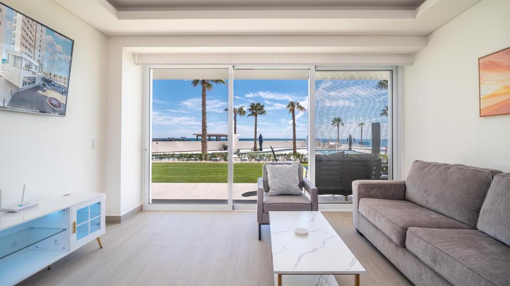 Spectacular 2 Bedroom Ground Floor condominium Encantame E104 - 4