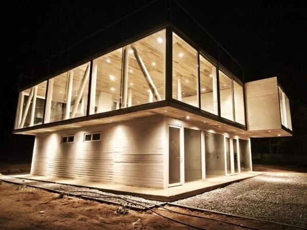 Concrete house overlooking the ocean and beach access - 5