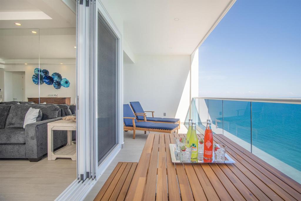 Splash in The New Lazy River and Sleep In Luxury Encantame Towers Velero 2202 - 2