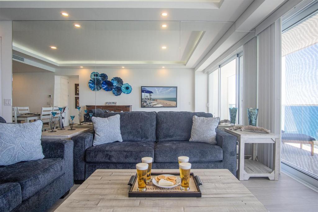 Splash in The New Lazy River and Sleep In Luxury Encantame Towers Velero 2202 - 3
