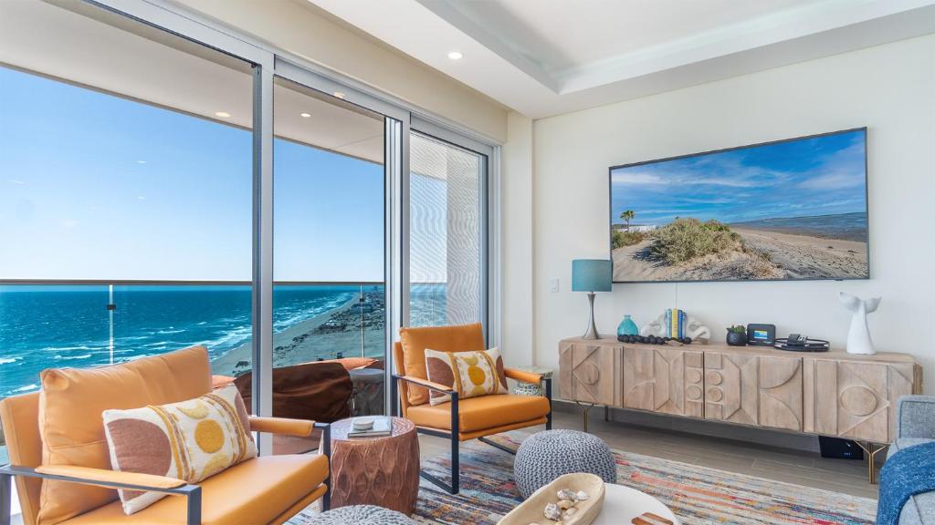 Amazing two bedroom beach front condo W1105 - 5
