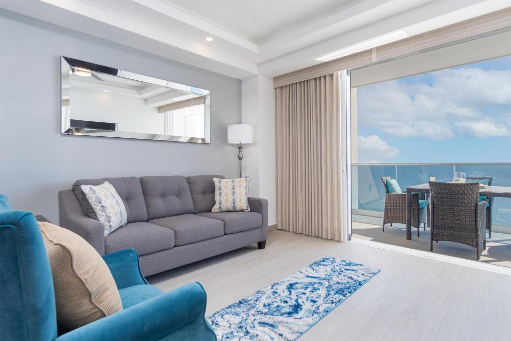 Splash in The New Lazy River and Sleep In Luxury Encantame Velero 1103 - 3