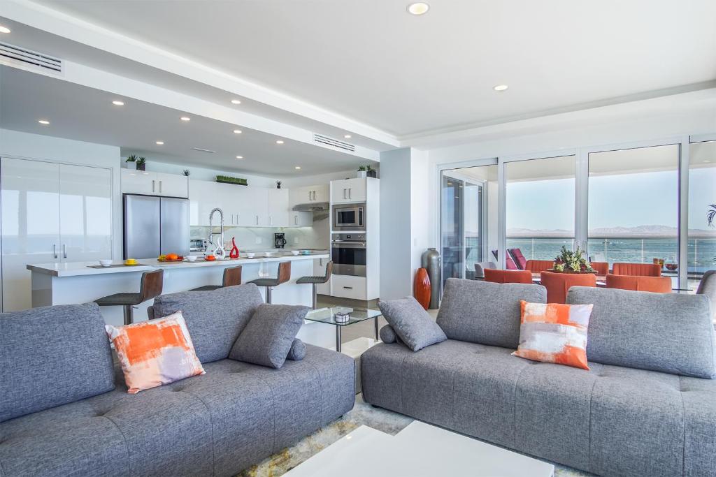 Sublime 3 bedroom condo Encantame Towers Verano 801 - 3