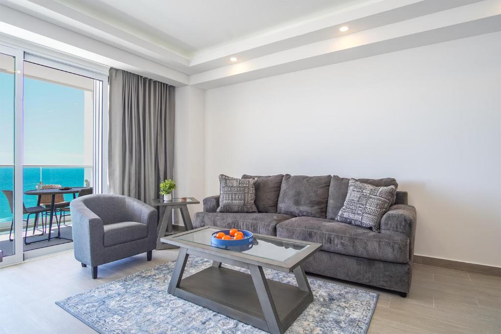 Panoramic beach front condo Verano 1703 - 2