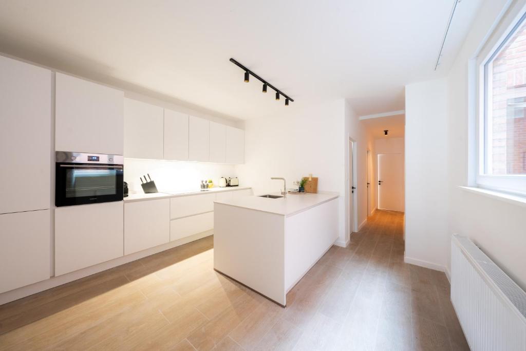 Spacious City Getaway for 8 in Antwerp 3