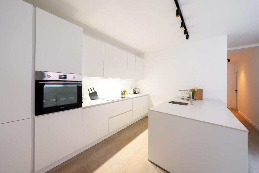 Spacious City Getaway for 8 in Antwerp 6