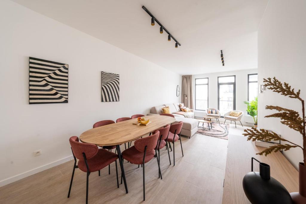 Spacious City Getaway for 8 in Antwerp 2