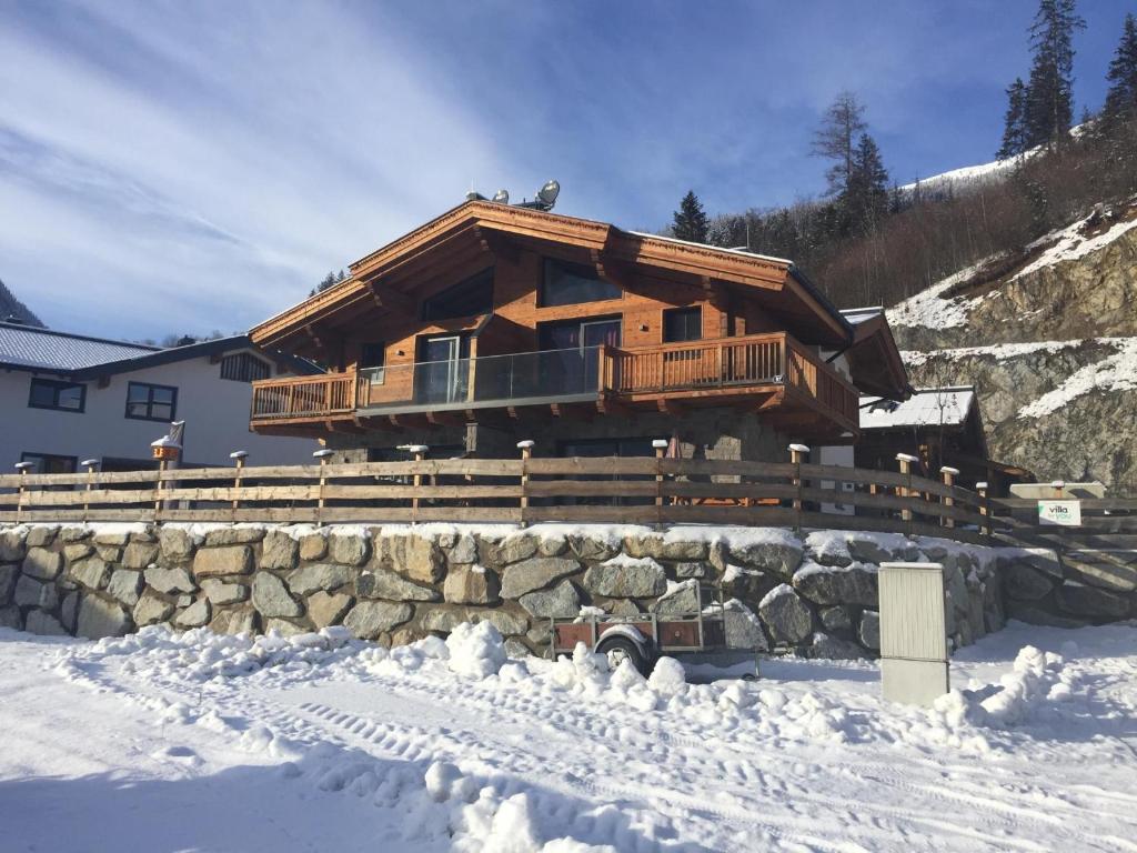 Lodge Amanda - 1