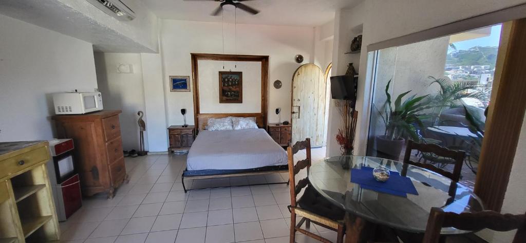 Marina Cabo Plaza "Casa Pura Vida" 108A - 3