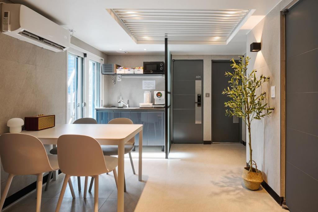 Unit J Hostel 객실 모습