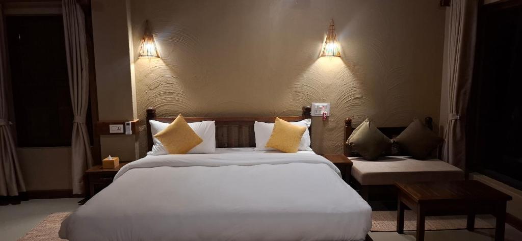 River View Jungle Camp — Sauraha (2)