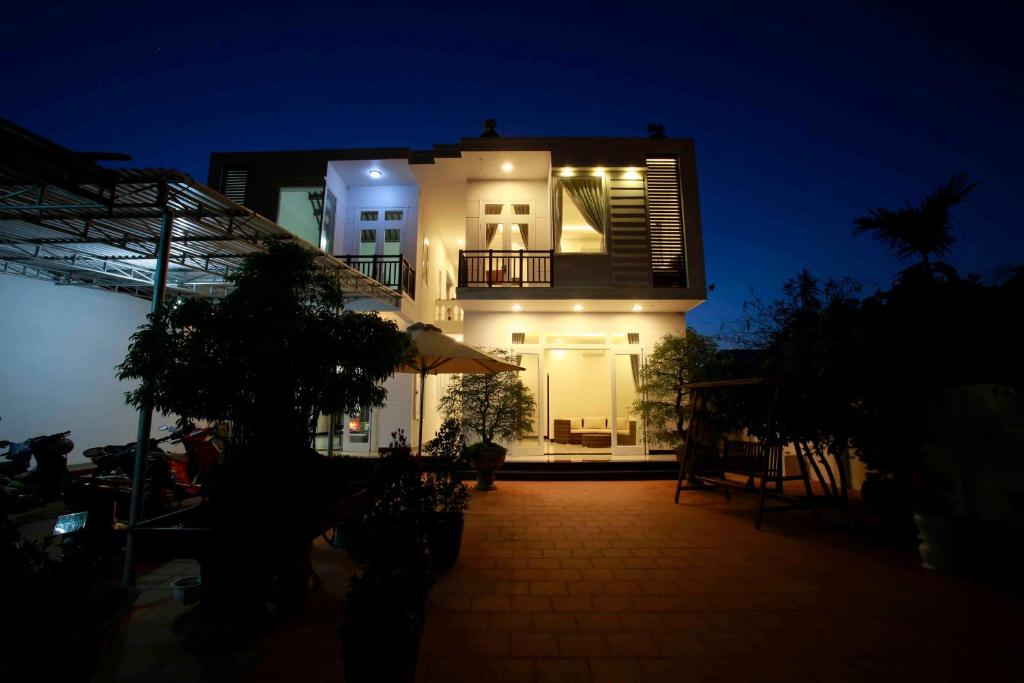 Exterior view, Basil Homestay in Hoi An