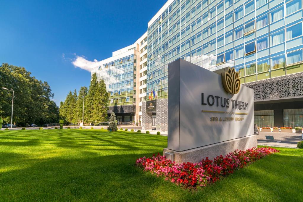 Lotus Therm Spa&amp;Luxury Resort — Hotel in Baile Felix