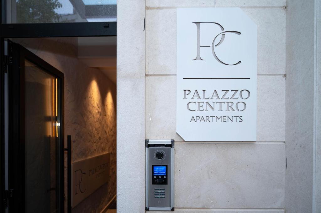 Palazzo Centro Apartments - 4