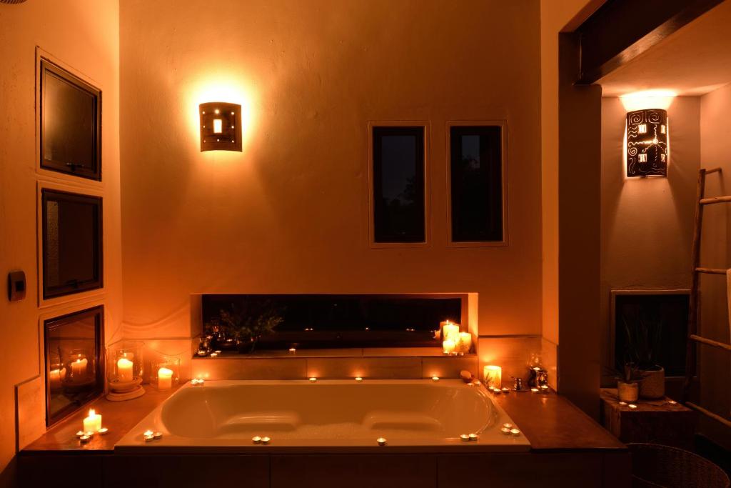 iKhaya LamaDube Game Lodge