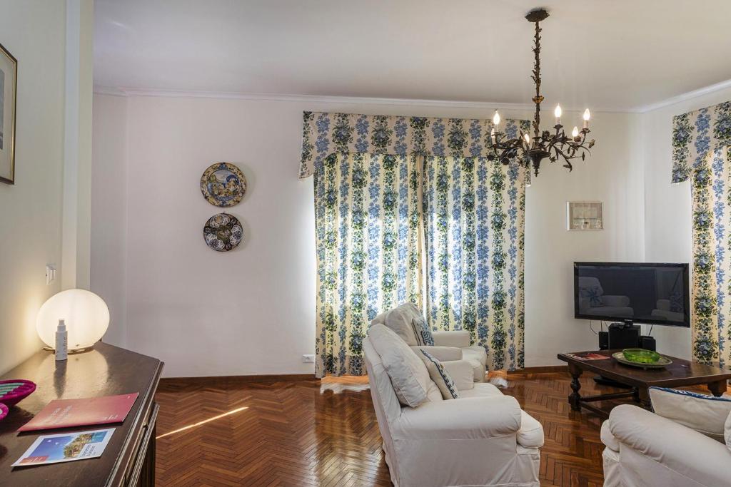 Charming Balcony Apartment by Wonderful Italy - 2