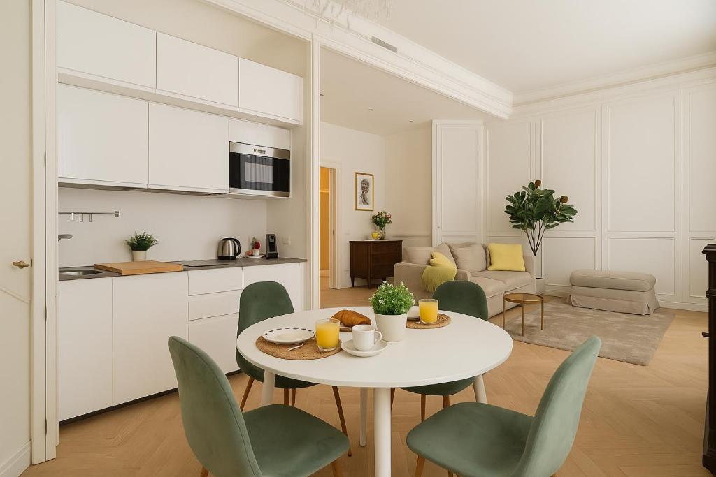 Master Suite with Boiserie Ultra Wi-Fi-AC-Near Sea - 1