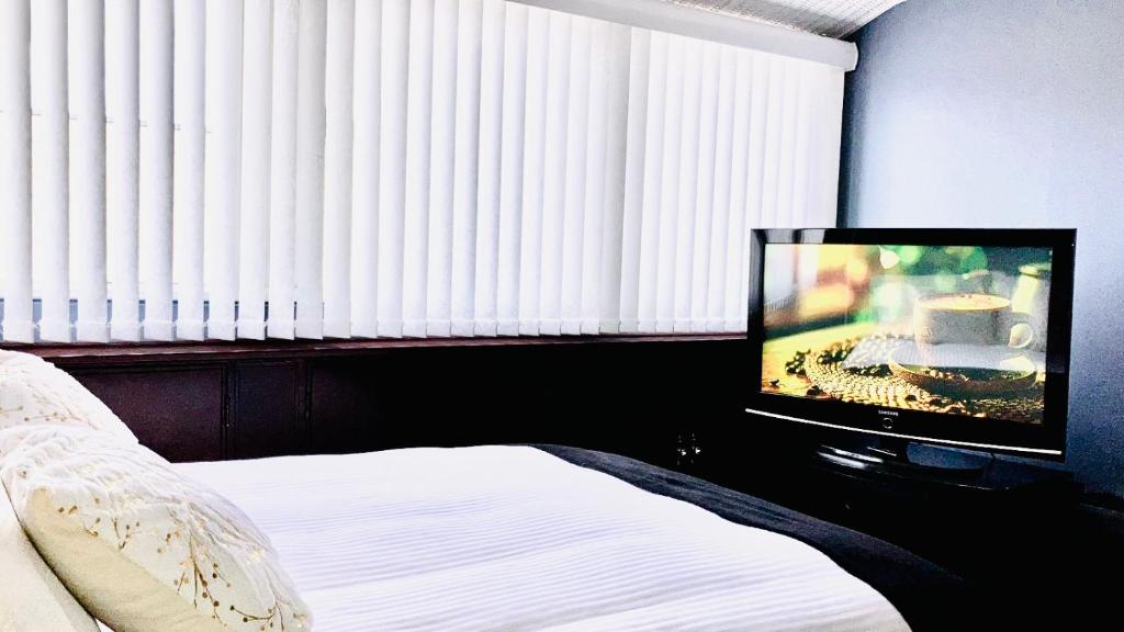 Lejos de Casa Aquí estarás bien - 1