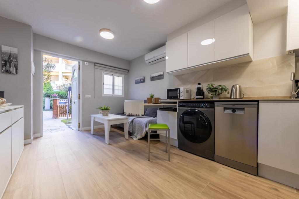 Moderno, con acceso y Jardín Privado, Playa a 50 m - 3