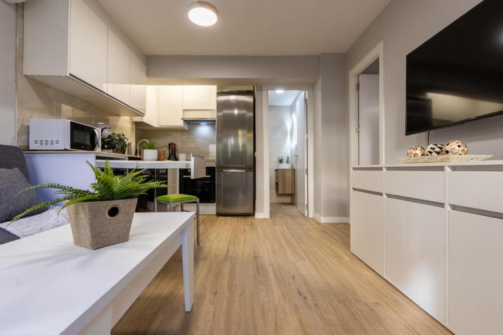 Moderno, con acceso y Jardín Privado, Playa a 50 m - 1