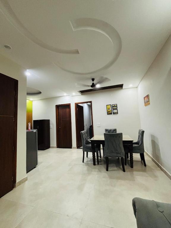 Stay Royal BNB - Luxury Villa