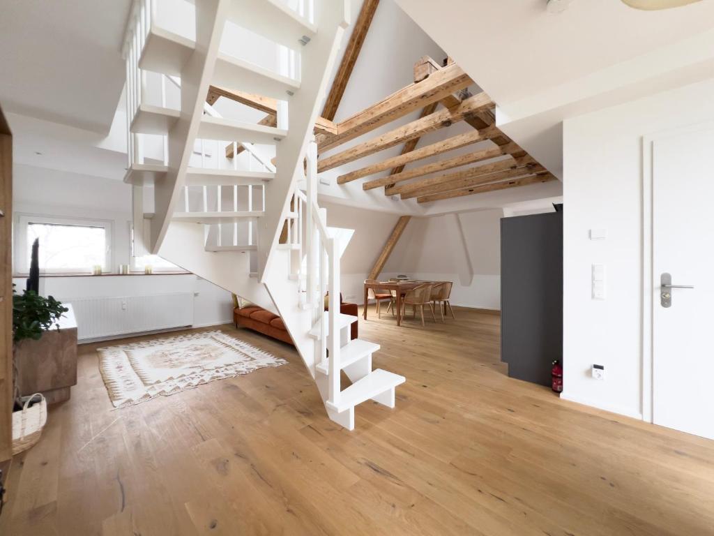 Modernes Maisonette-Apartment mit Terrasse I Augsburg City - 2