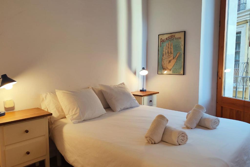 Bright 2BR Apt in Pl. Catalunya - Rambla D - 4