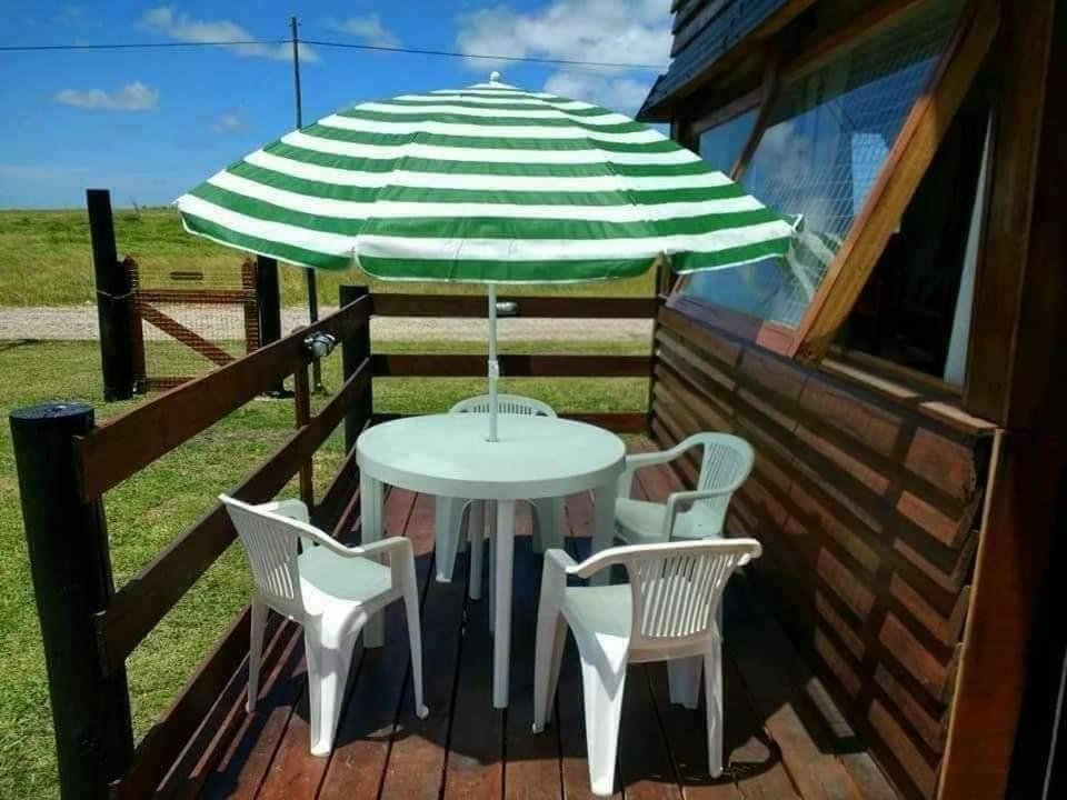 America cabins with a pool facing the sea and the beach - 2