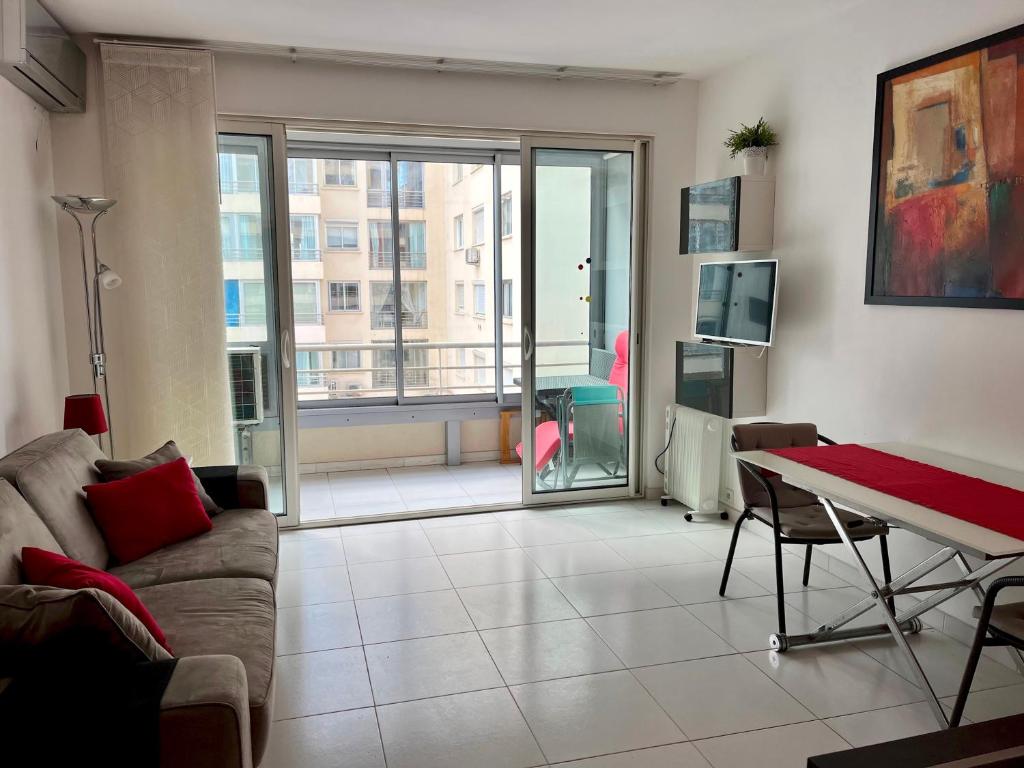 Viva Riviera Studio Residence Grand Hotel - 3