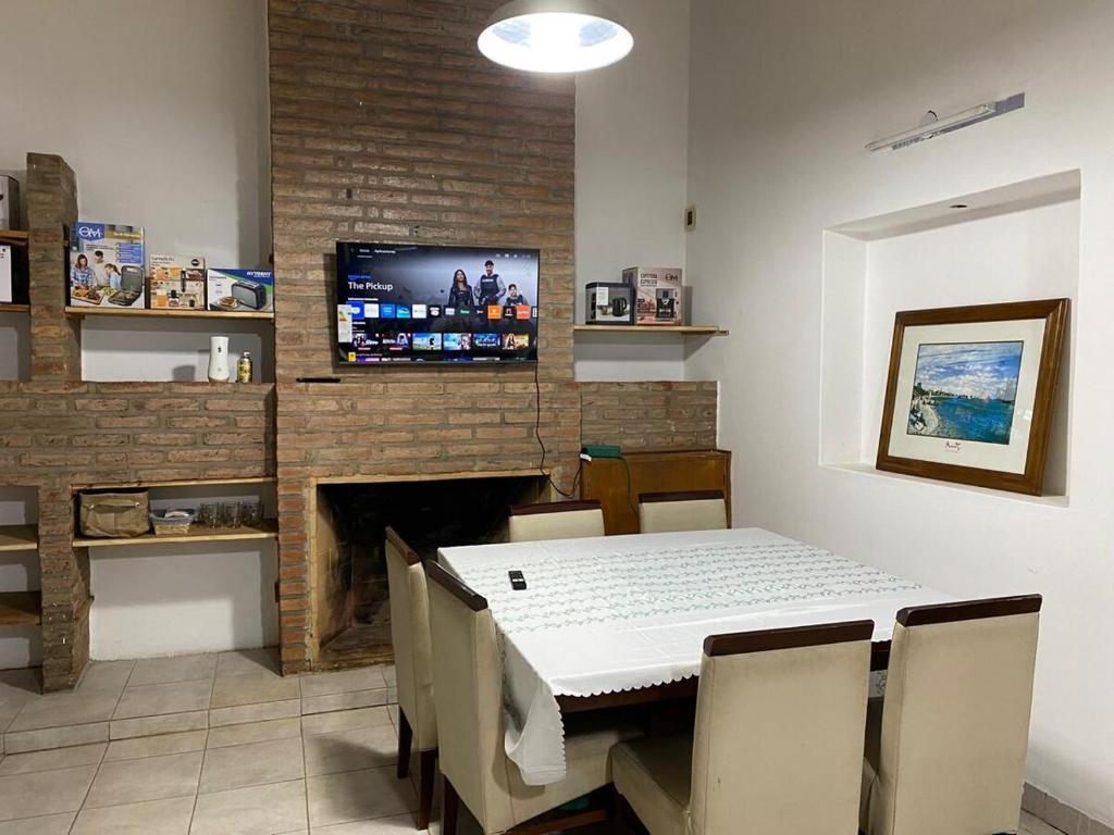 Departamento cómodo y tranquilo con estacionamiento , parrilla y patio - 2