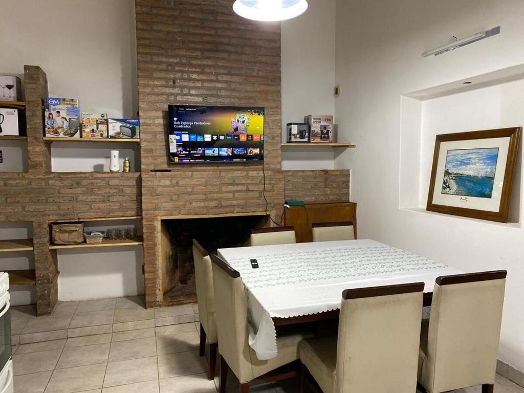 Departamento cómodo y tranquilo con estacionamiento , parrilla y patio - 5