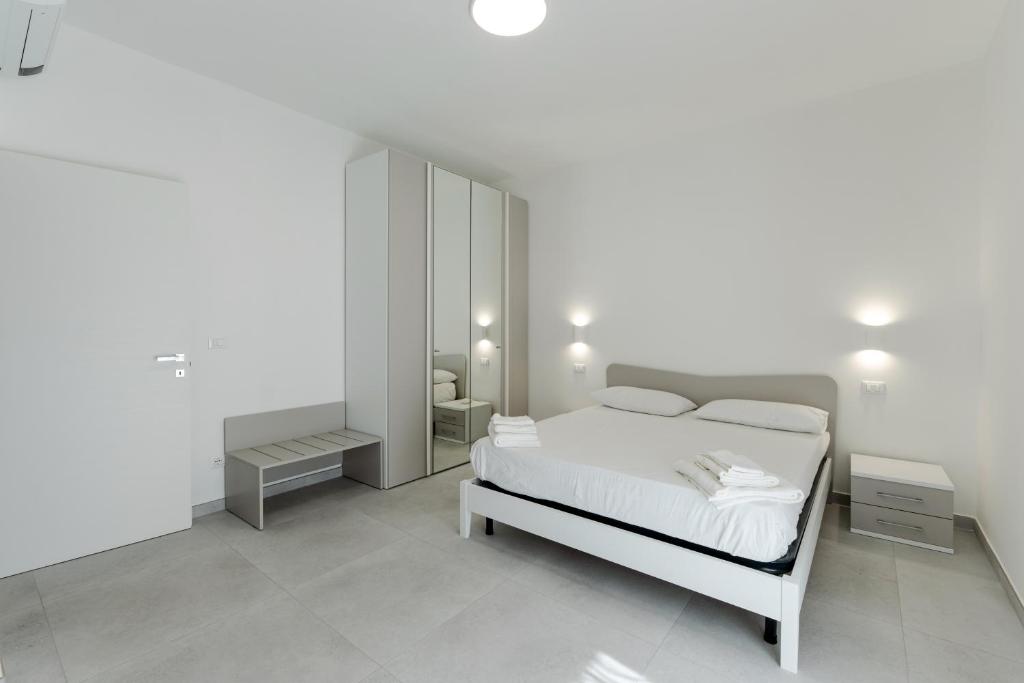 CLOSea House renovated with quality materials - 1