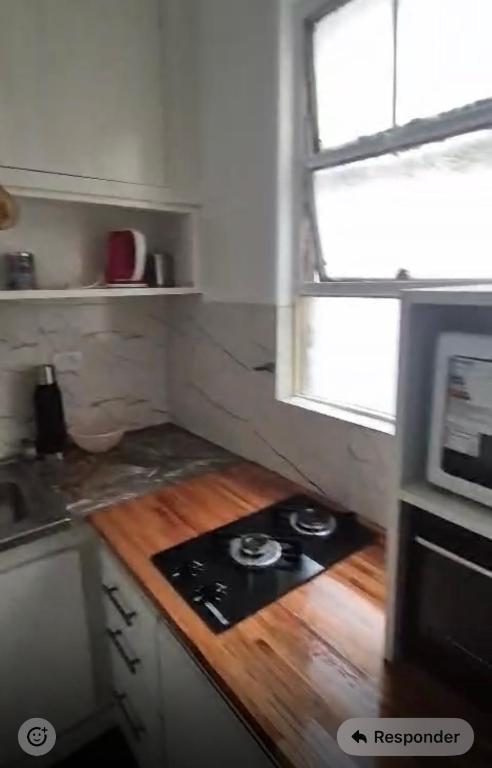 Departamento 2 ambientes con amplia sala en el centro - 5