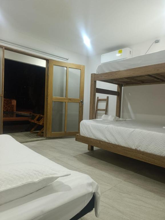 Mango Beach - 3