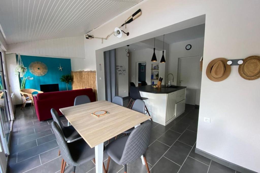 Maison Des Lauriers à Andernos with heated pool - 2