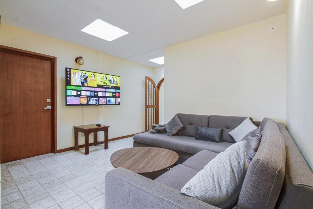 Spacious and Central Apartment in Guadalajara 3 Bedrooms - 2