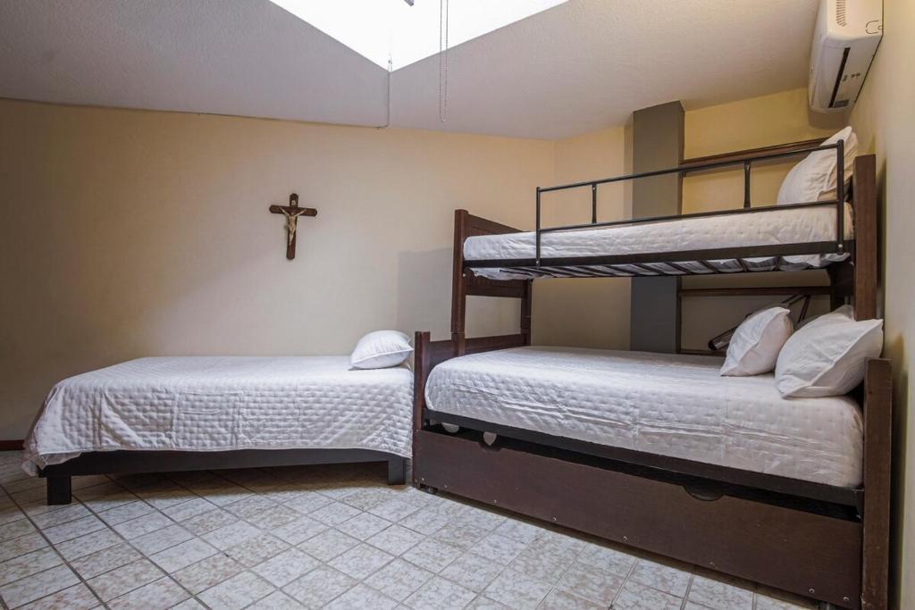 Spacious and Central Apartment in Guadalajara 3 Bedrooms - 3
