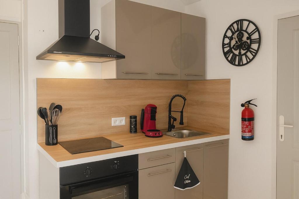 Appartement tout équipé 2 à 4 couchages à 100m des cures LAMALOU LES BAINS - 4