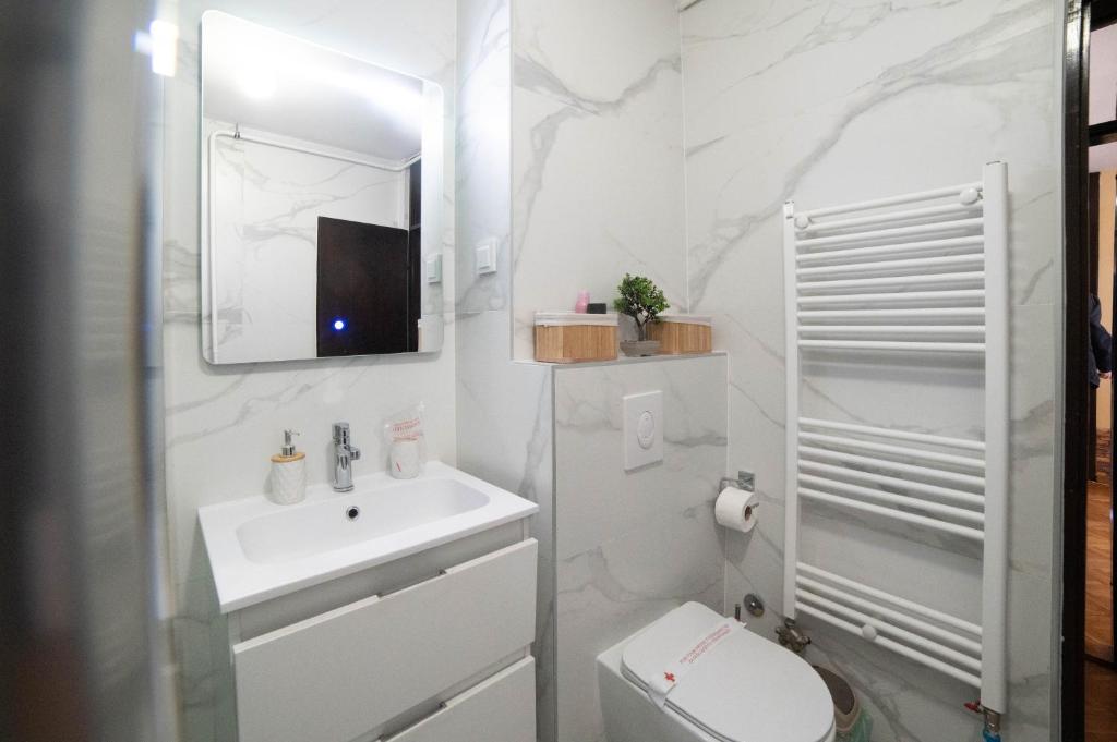 Aurelio Centar Apartment with Balcony and Free parking - 3