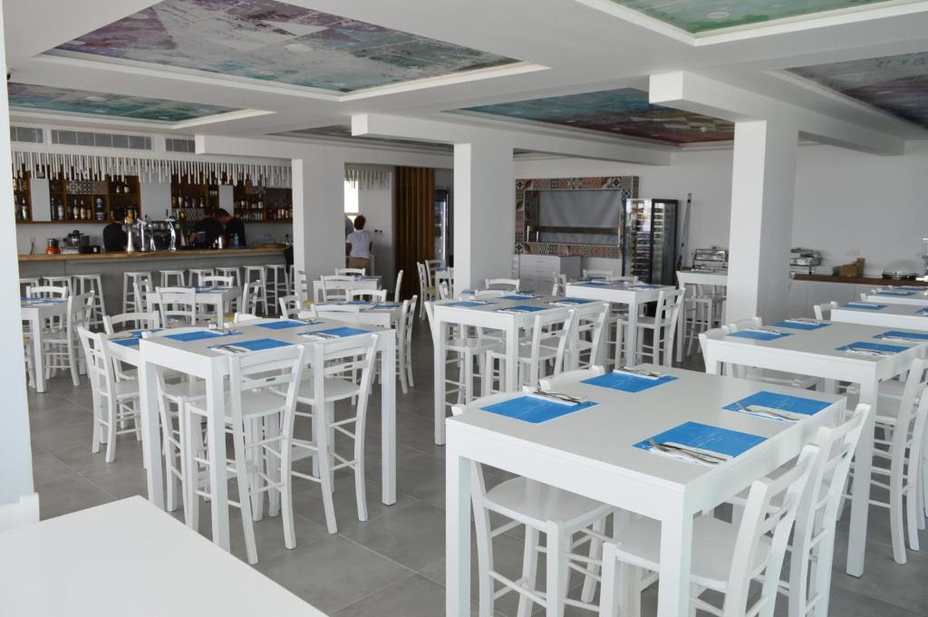 Island Boutique Hotel — Restaurant & bars in Larnaca, Larnaca Region