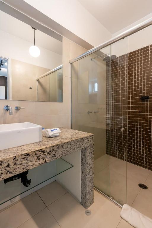 Oceanfront 2BR on Miraflores Malecón Rooftop Pool & BBQ - 5