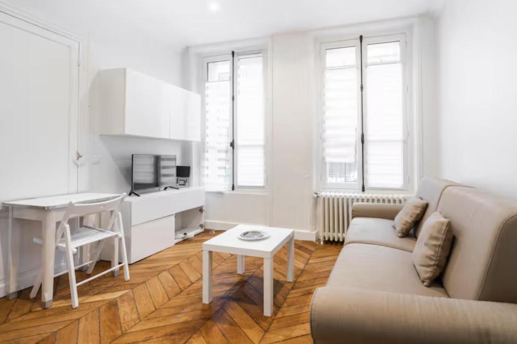 Superbe Studio a 5 mn de la TOUR EIFFEl à PIED IDEAL Touristes et professionnel moins 15pourcents sur les longs séjours - 2