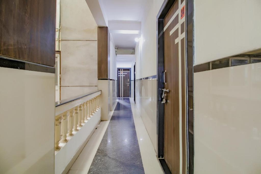 フロント・ロビー