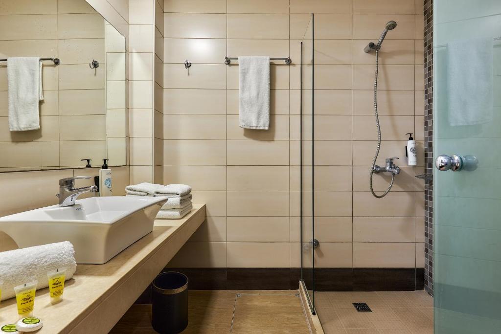 Dionisos Hotel — Hotel rooms in Malia