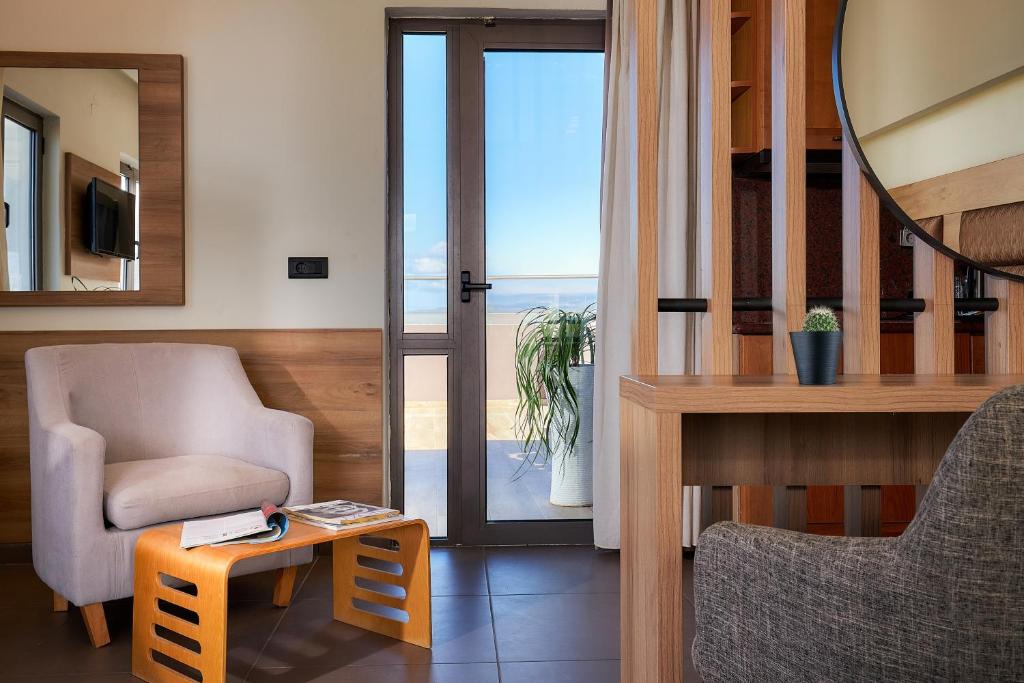Dionisos Hotel — Hotel rooms in Malia